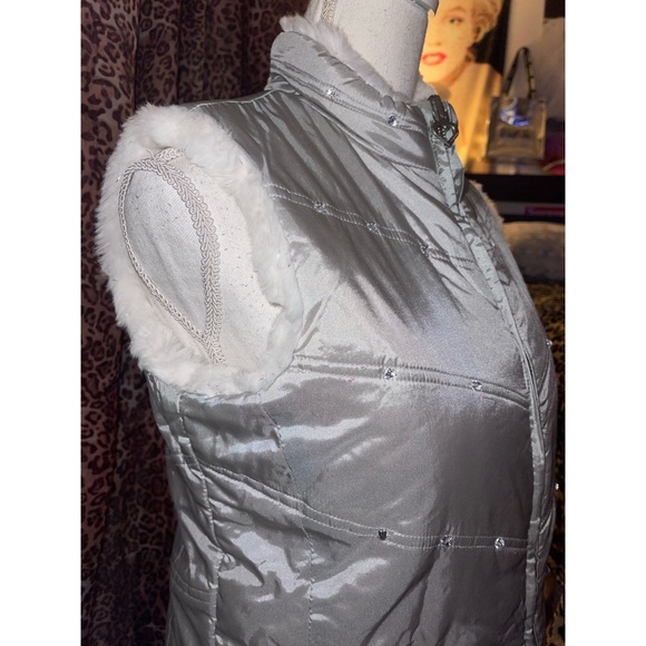 Kid’s Silver The Children’s Place Puffer Vest 👽 - Picture 12 of 13